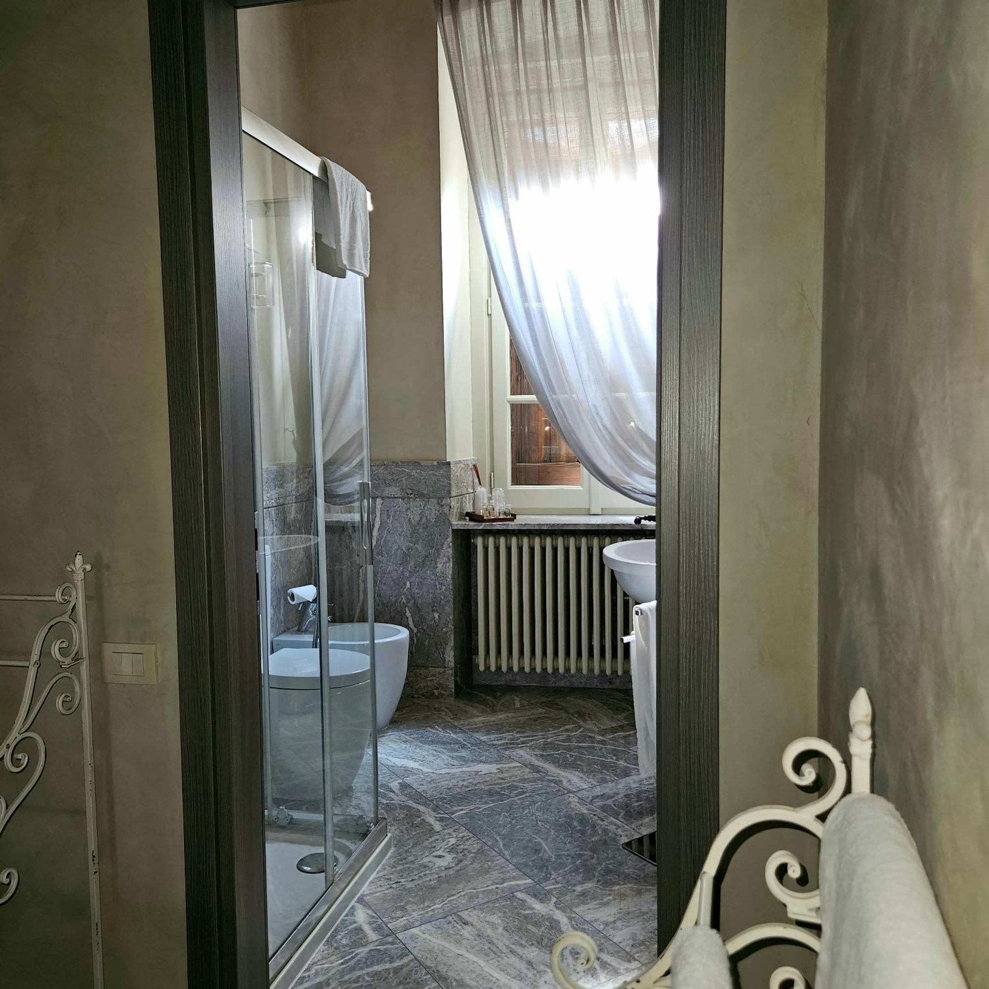 B&B Dimora Delle Donnole Bergamo Alta Exterior foto