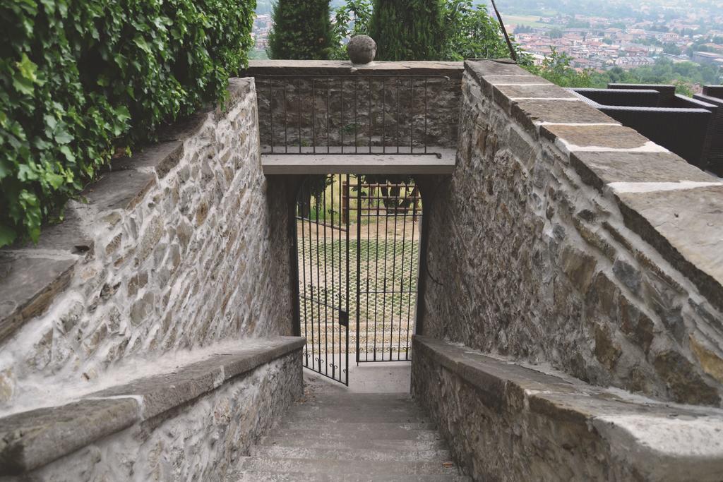 B&B Dimora Delle Donnole Bergamo Alta Exterior foto